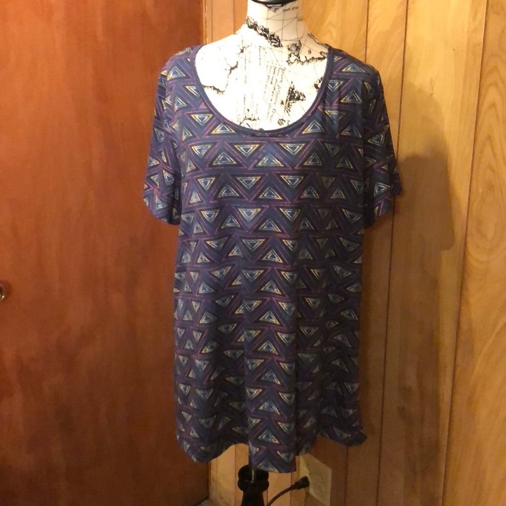 NWT Lularoe Classic Tee 3XL Navy w Triangles